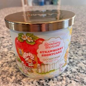 New Goose Creek 3 wick Strawberry Shortcake Scented Candle